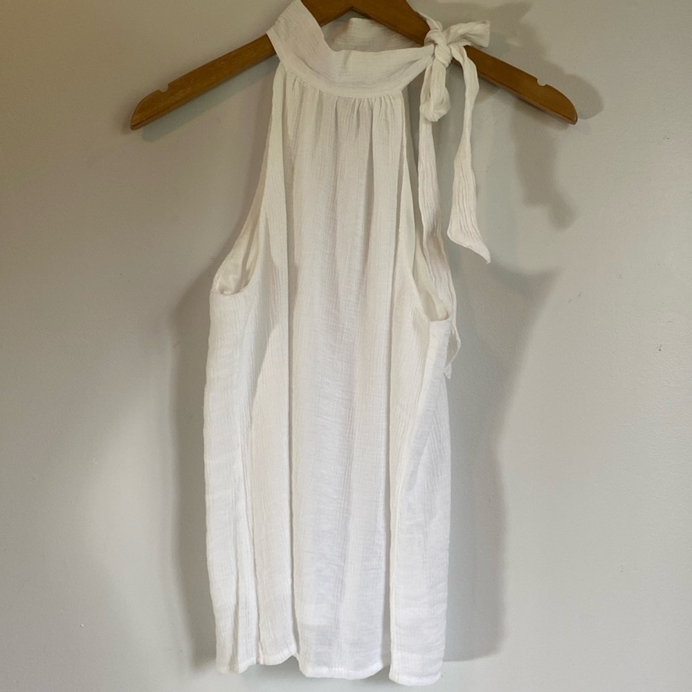 LULU’s White Textured Halter Top Tie Top Size Small